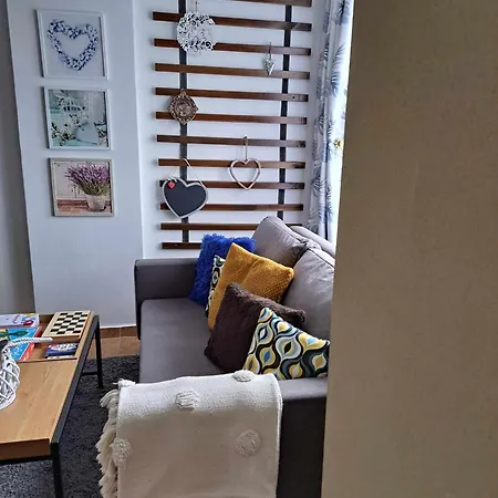 Grapeline Chalet Chotin