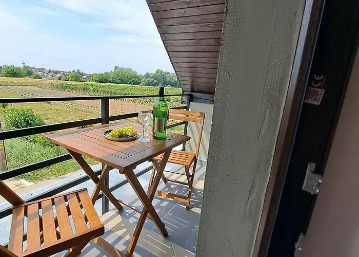 Chalet Grapeline Chotin